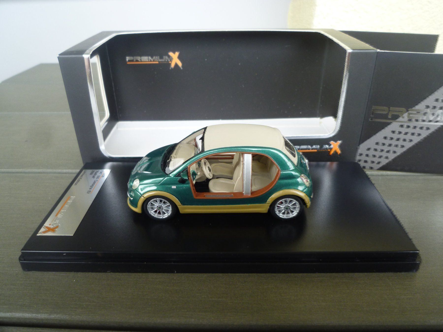 Fiat Modellini d'auto: Fiat 500 Castagna EV "Kadhafi" (2009) – Nuovo e nell'imballaggio originale da Flawil venduto da Imperiosud 2