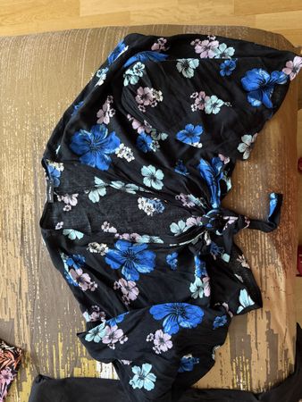 Top donna floreale nero con chiusura a nodo taglia M 🌸
