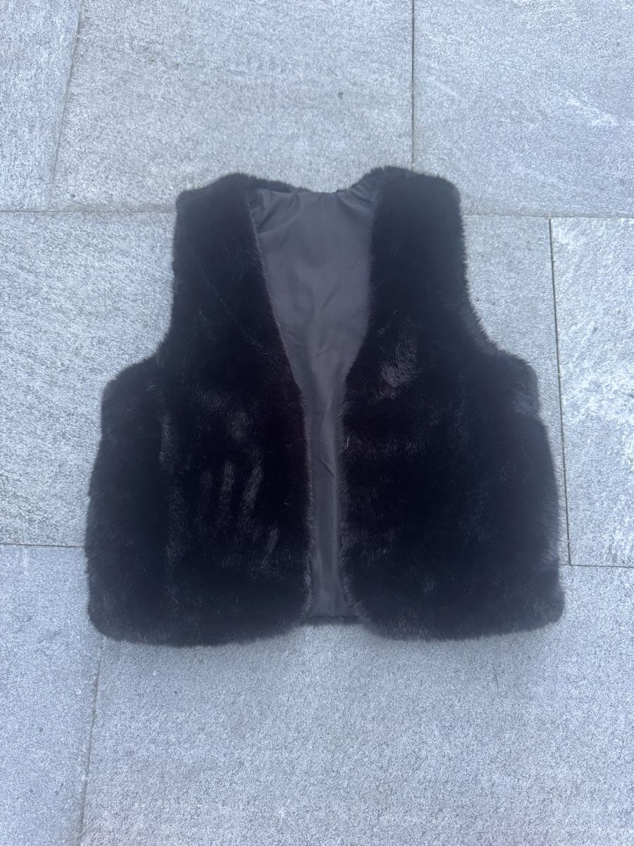 Gilet & Giacche senza maniche: Schwarze Kunstpelz-Weste Damen Size S – Usato da Muri b. Bern venduto da ann_g287