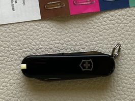 Victorinox Taschenmesser Klein (Classic SD) – Schwarz
