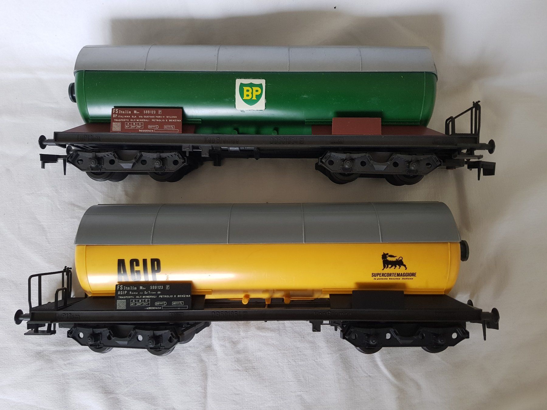 Lima Modellini di ferrovie: 2 Lima Tankwagen – Nuovo (secondo la descrizione) da Luzern venduto da inca55 1