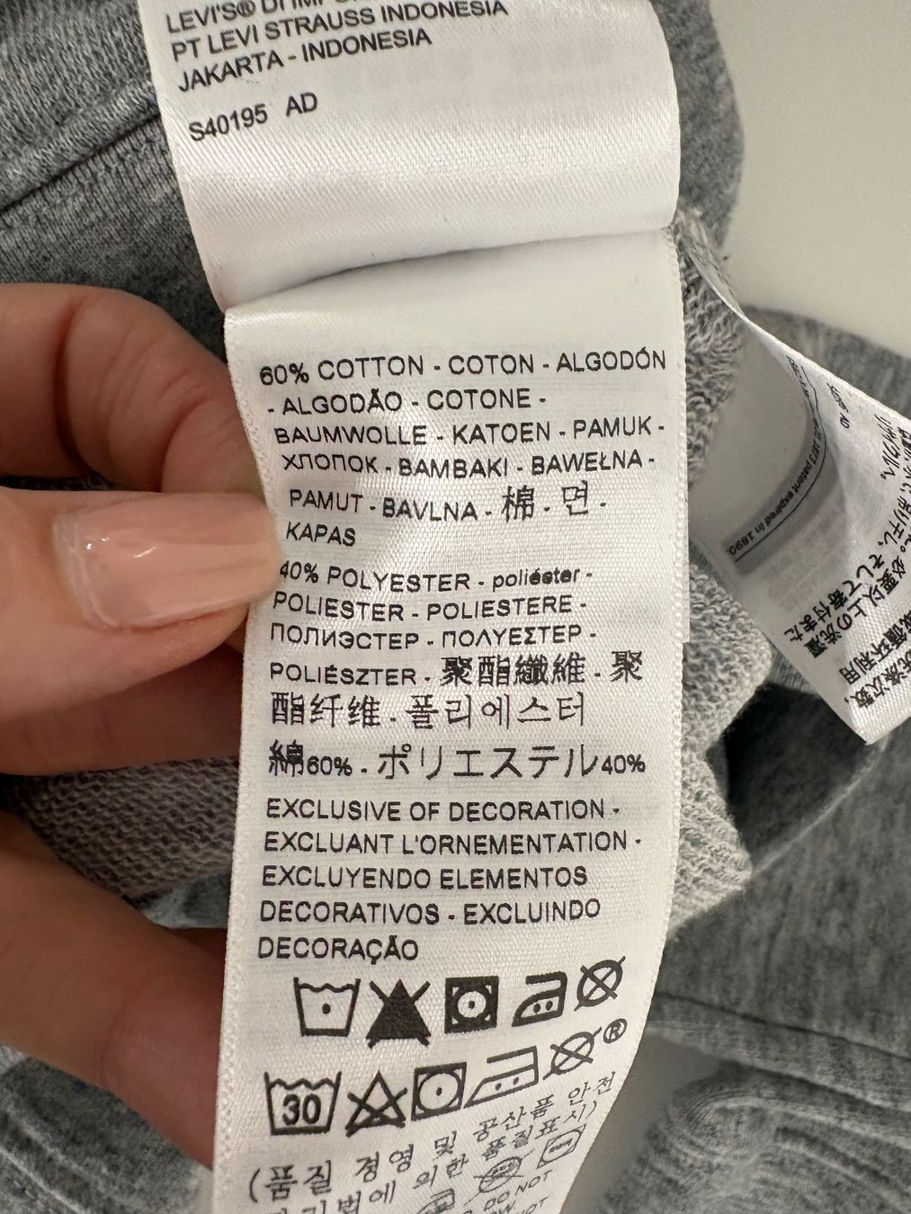 Levi's Pullover & Sweatshirts: Levi's Hoodie Grösse M Grau rot – Gebraucht aus Regensdorf von secondchancefashion 4