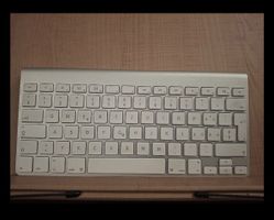 Clavier Apple Wireless Keyboard disposition CH 