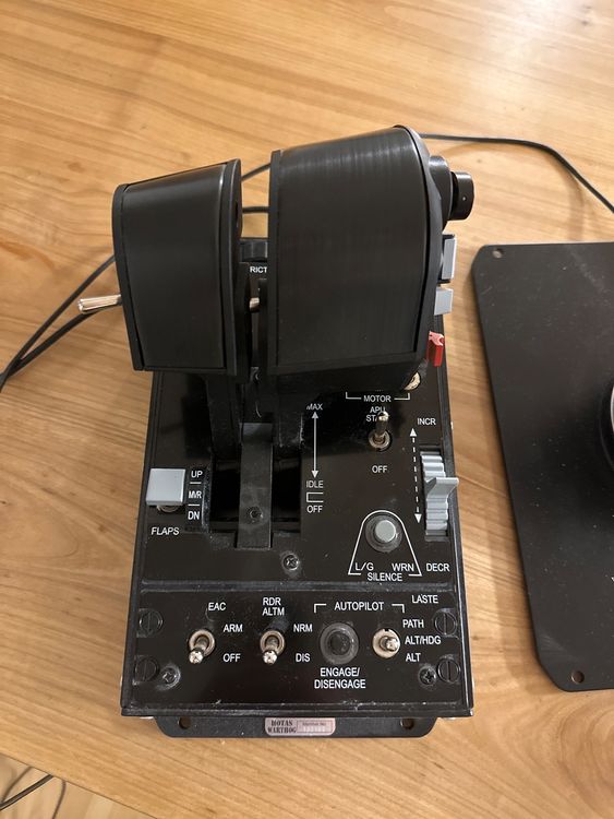 Thrustmaster Hotas Warthog Joystick + Throttle | Kaufen auf Ricardo