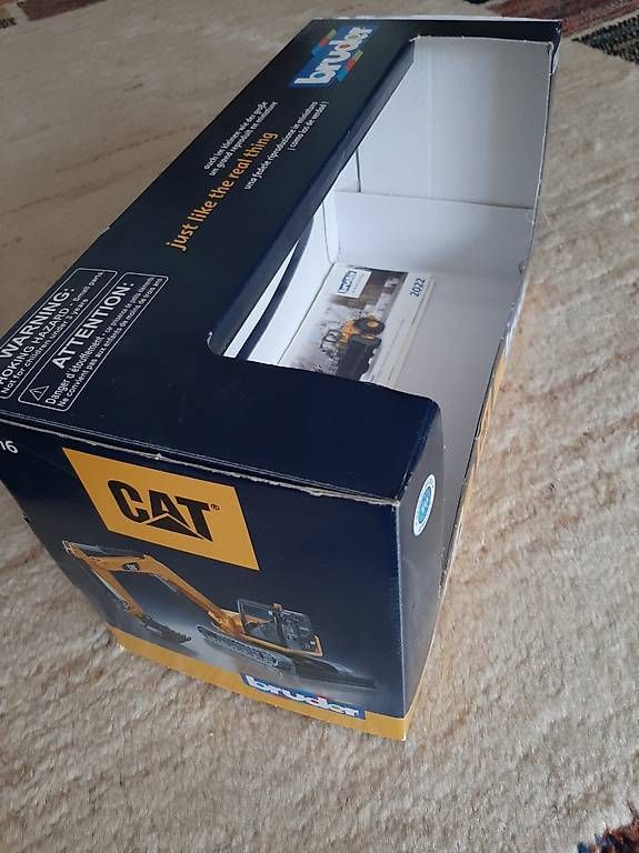 Giocattoli: BRUDER CAT Minibagger , mit beweglichen Teilen – Usato da Basel venduto da Renato_hirzi 3