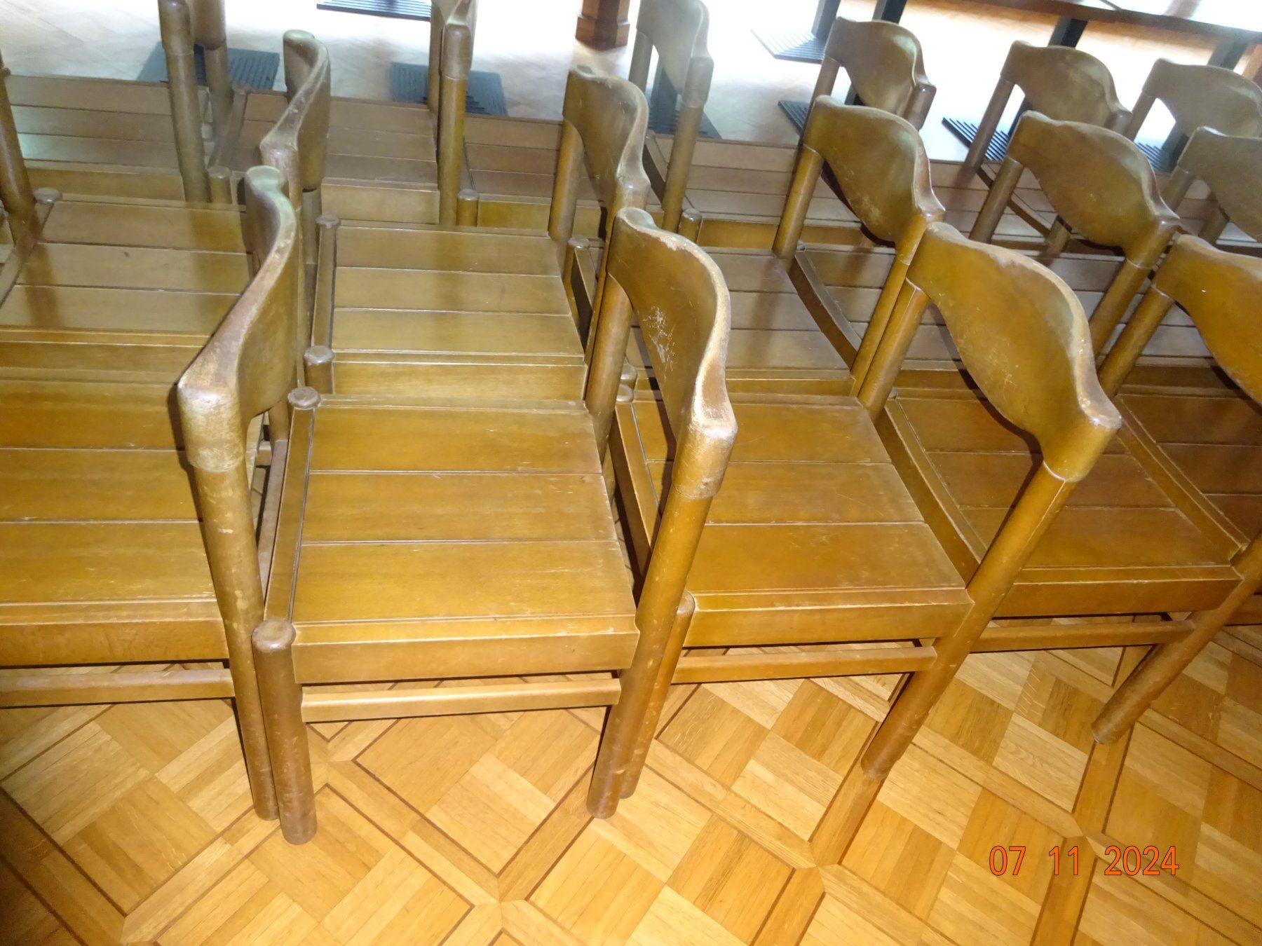 Chaises: Restaurantbestuhlung – D'occasion à Stein AR par Bienli4 5