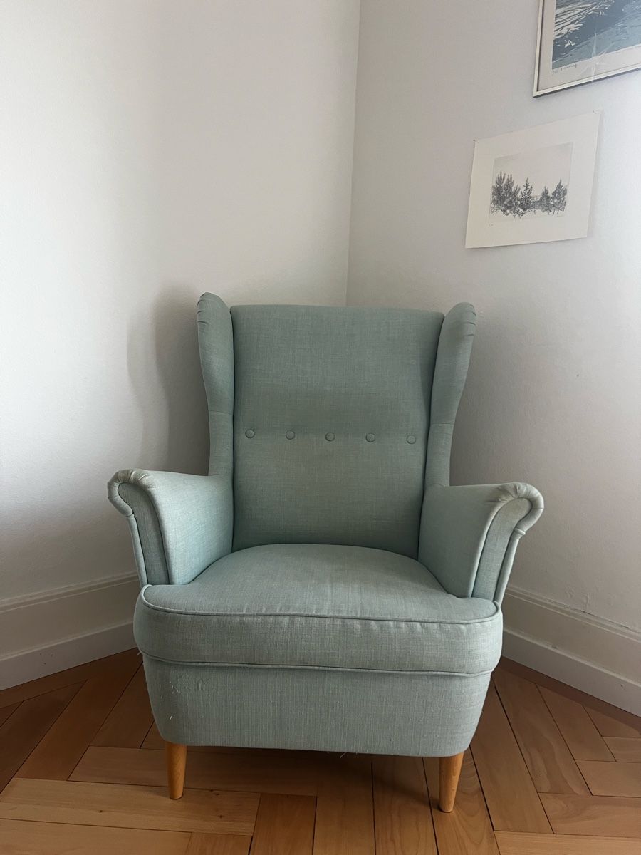 Ikea Fauteuils: IKEA STRANDMON hellblau mit Flecken und Abnutzungen – D'occasion à Bern par leo_lnw8