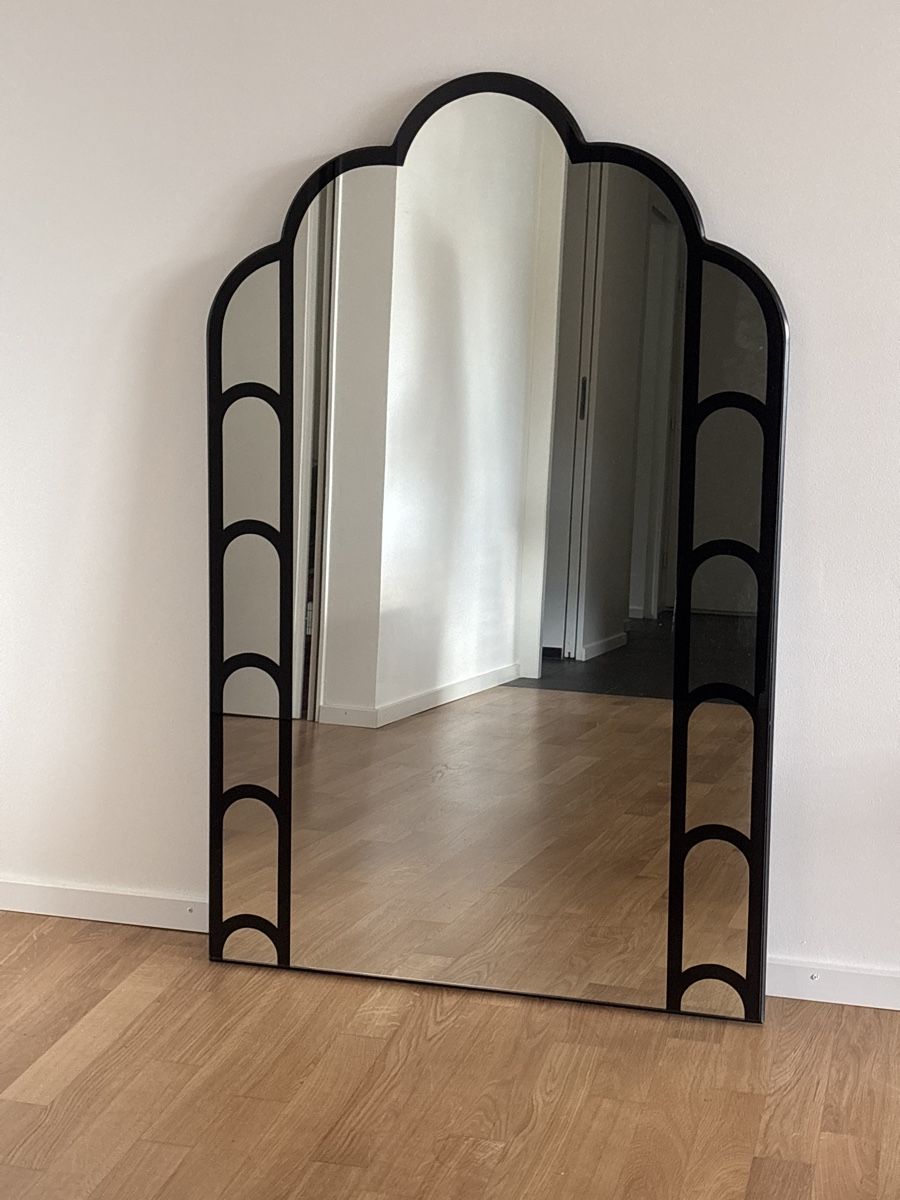 Spiegel: Unusual Deco Black Framed Mirror – Gebraucht aus Zürich von pau_d5s8