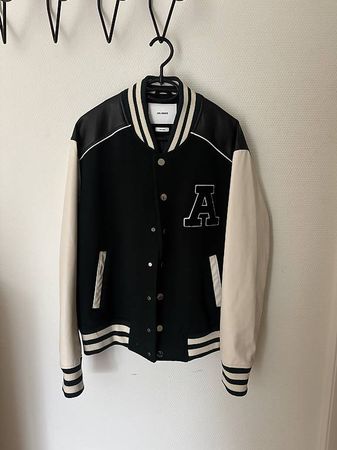 Axel Arigato College Jacke