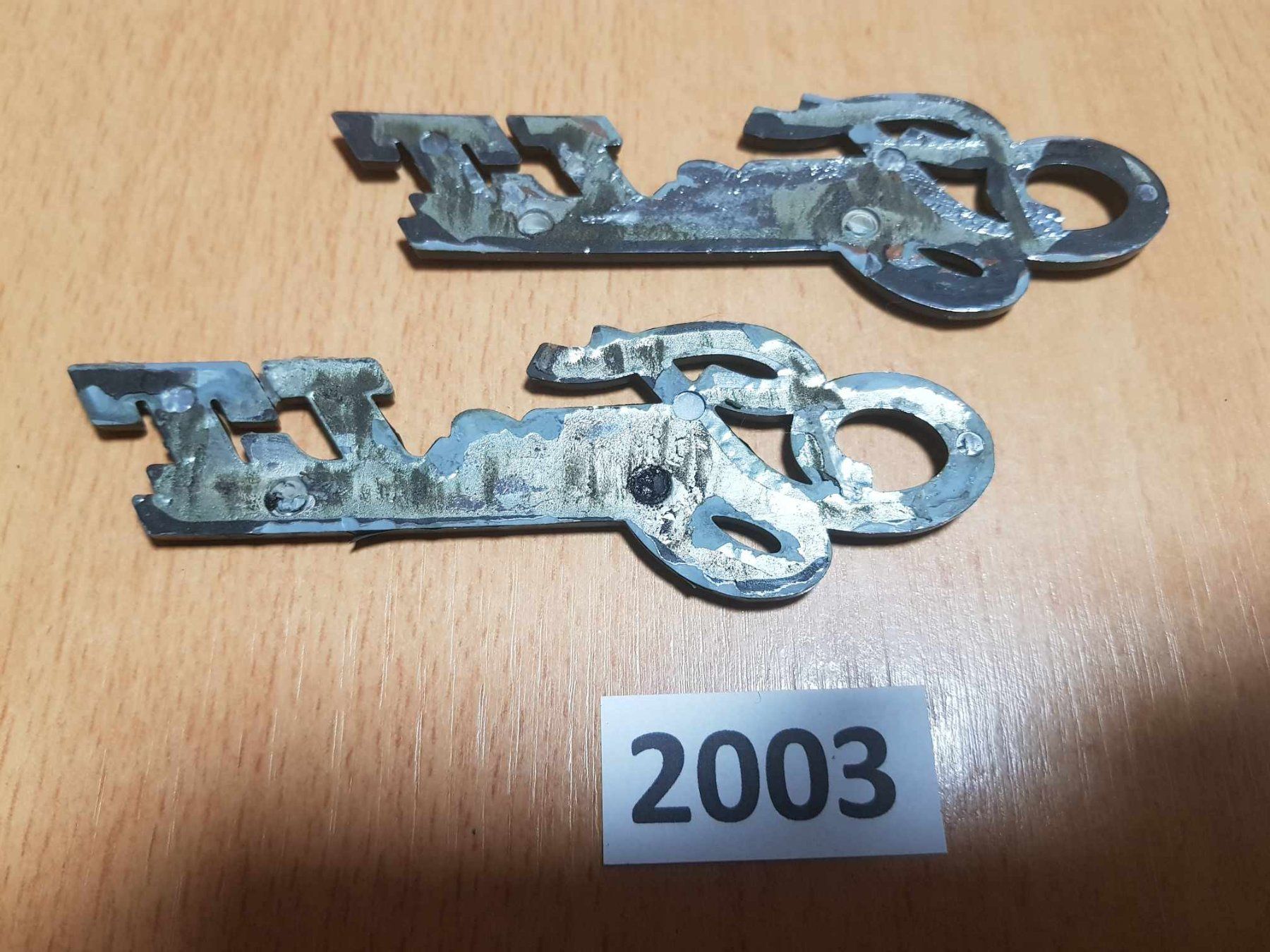 Chevrolet Tutti pezzi di ricambio auto: Type LT,  Klebe Emblem – Usato da Niedergösgen venduto da usc_l8gm 1