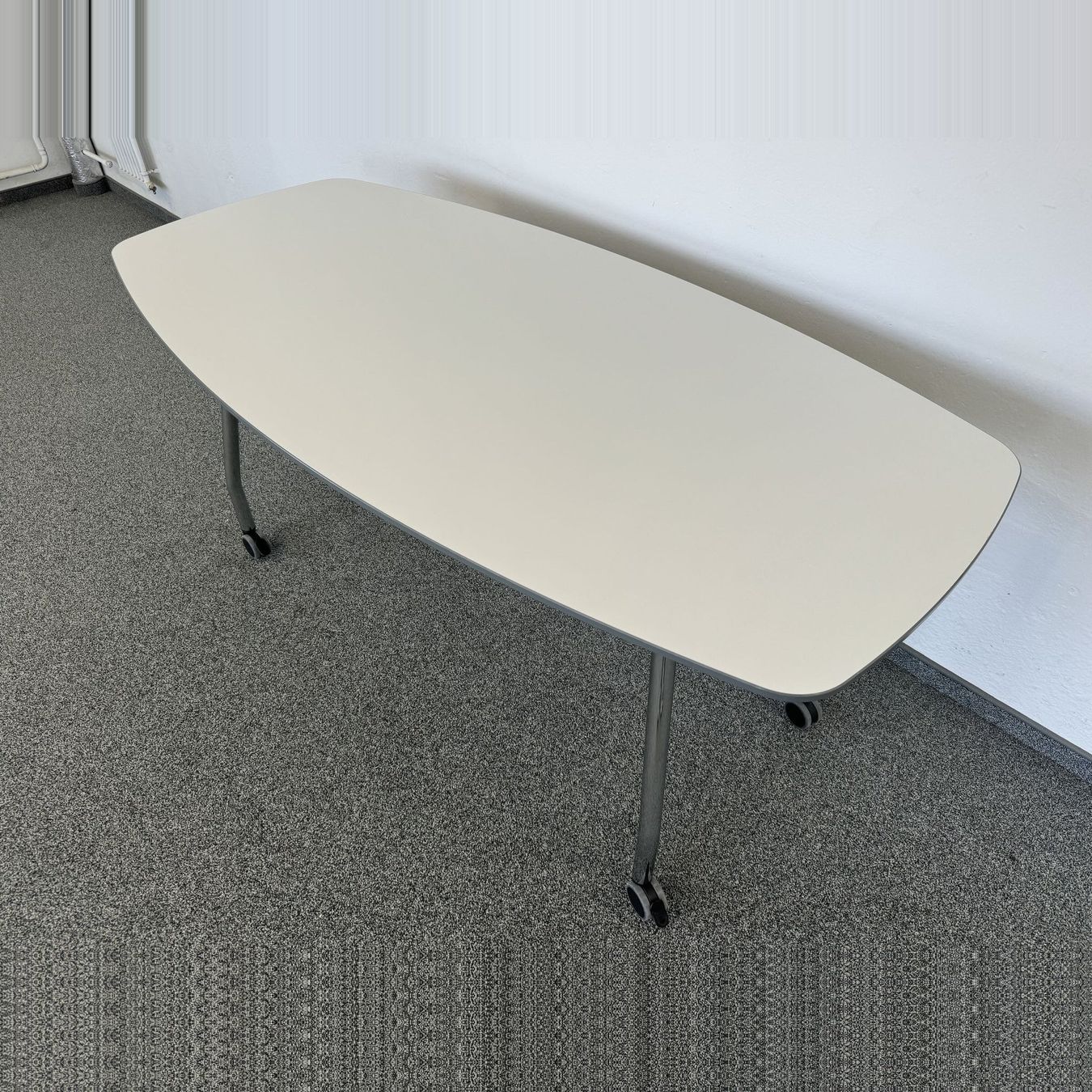 Lista Tavoli: Lista Office LO Motion Roll-Sitzungstisch – Usato da Schönenwerd venduto da mcofficeshop 2