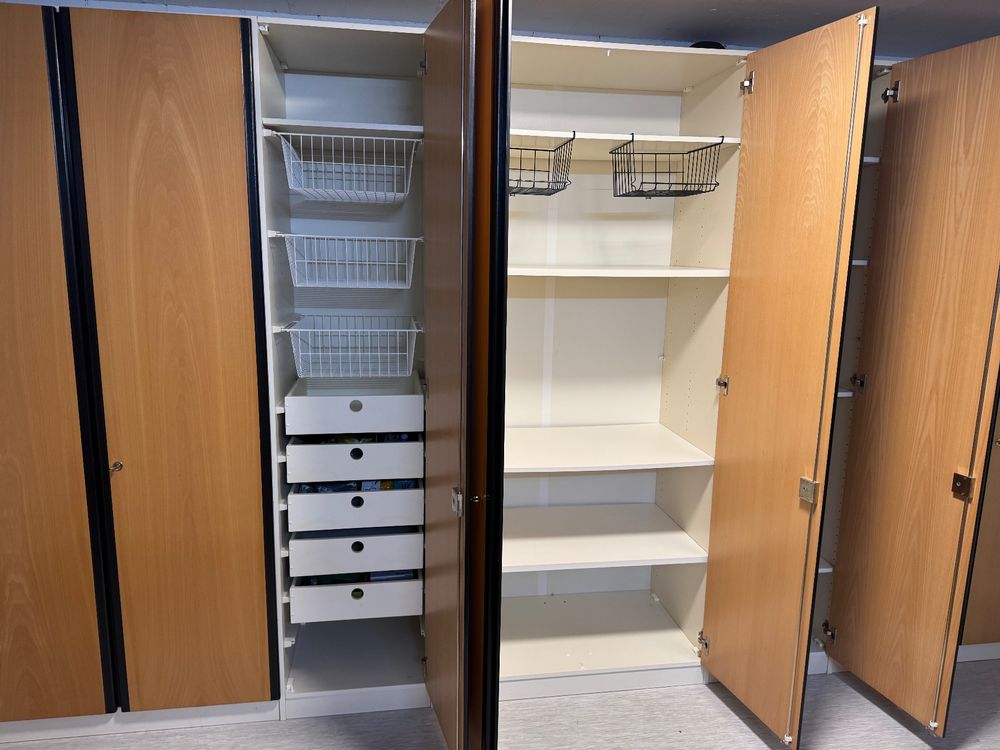 10-türiger Jutzler-Kleiderschrank (4m breit) (Gebraucht) in Wohlen AG für CHF 5 – nur Abholung auf Ricardo kaufen