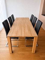 Massiv- Holztisch 2.0x0.9m mit sechs Stühlen