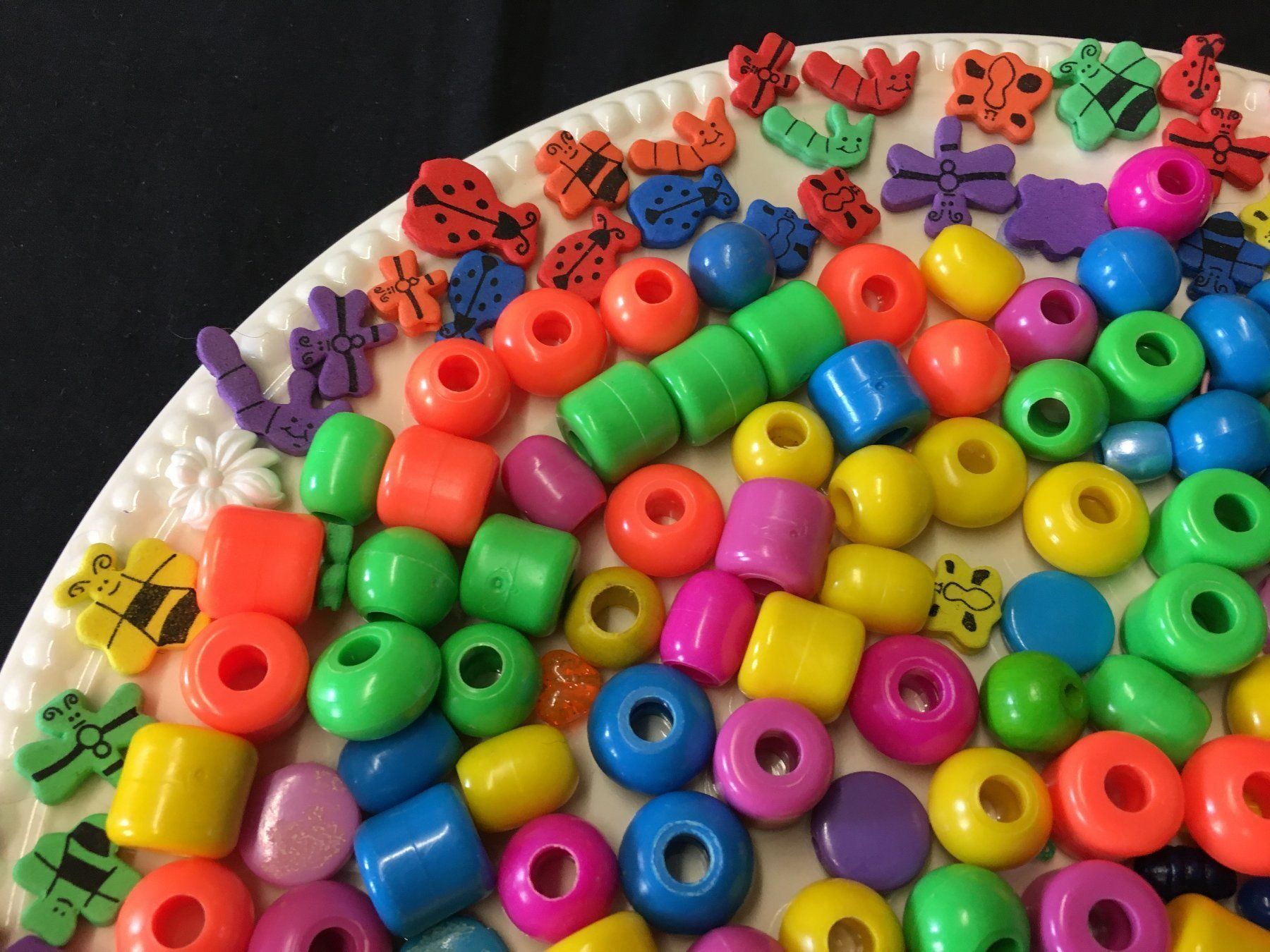Perlen (unechte): Kunststoff Perlen / Beads, ca. 500 gr. – Gebraucht aus Schaffhausen von sparzone 3