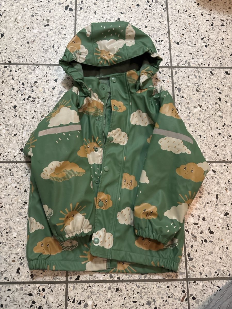 Giacche: Lindex Wasserdicht Windstopper Jacke 122cm – Usato da Zollikon venduto da Kabatkaric