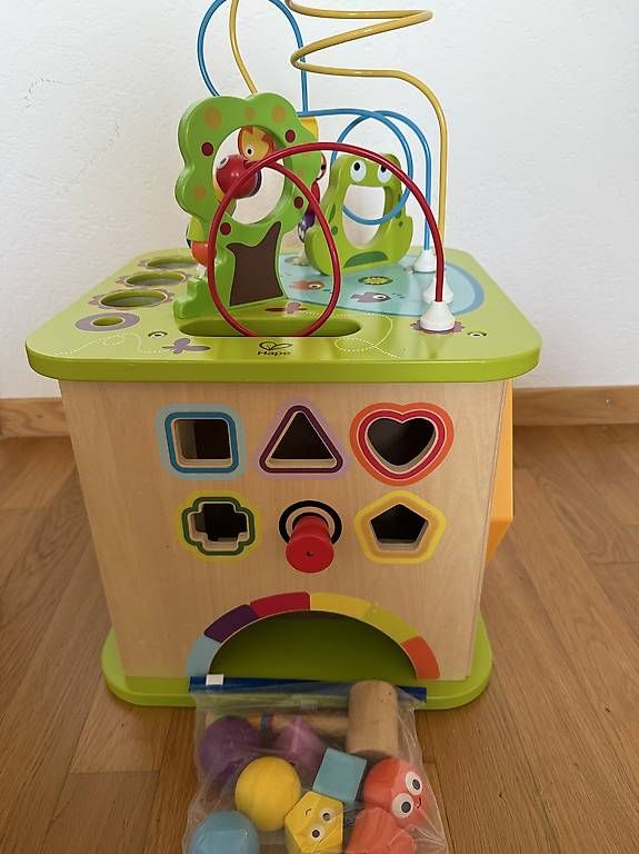 Spielzeuge: Hape Motorikwürfel "kleine Tierchen" – Gebraucht aus Zürich von yueluescher