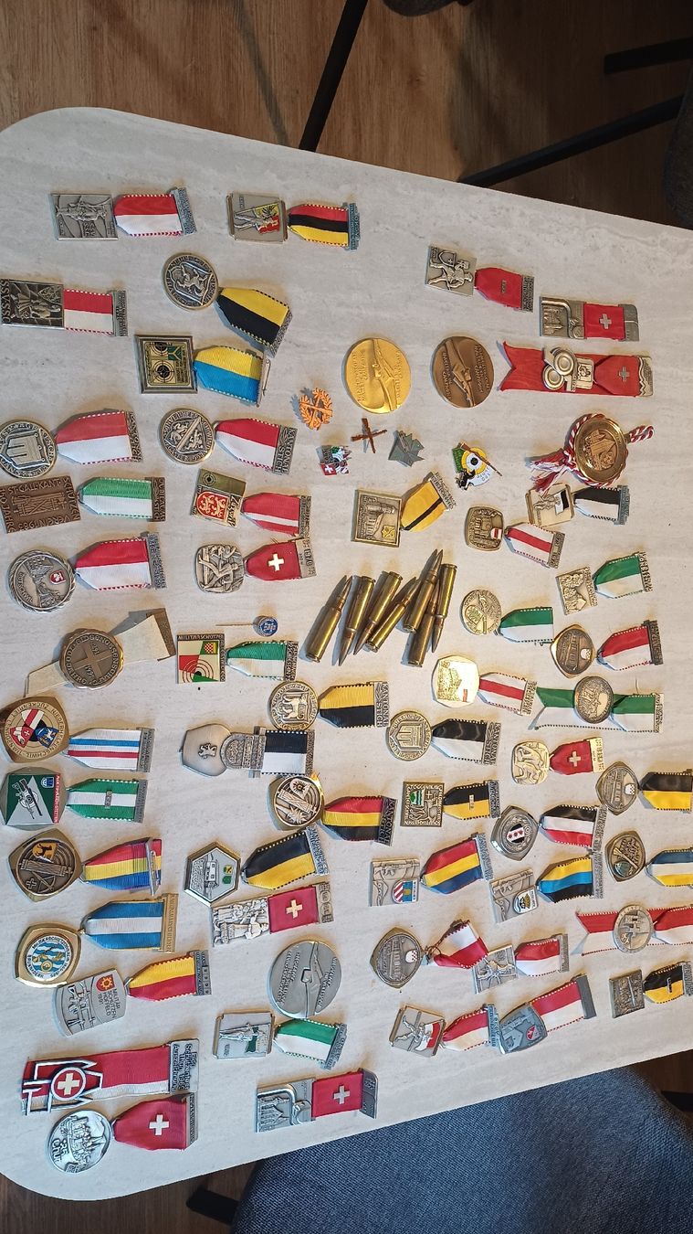 Medaillen: Lot Posten Medallien  – Gebraucht aus Flawil von Naphtali 8