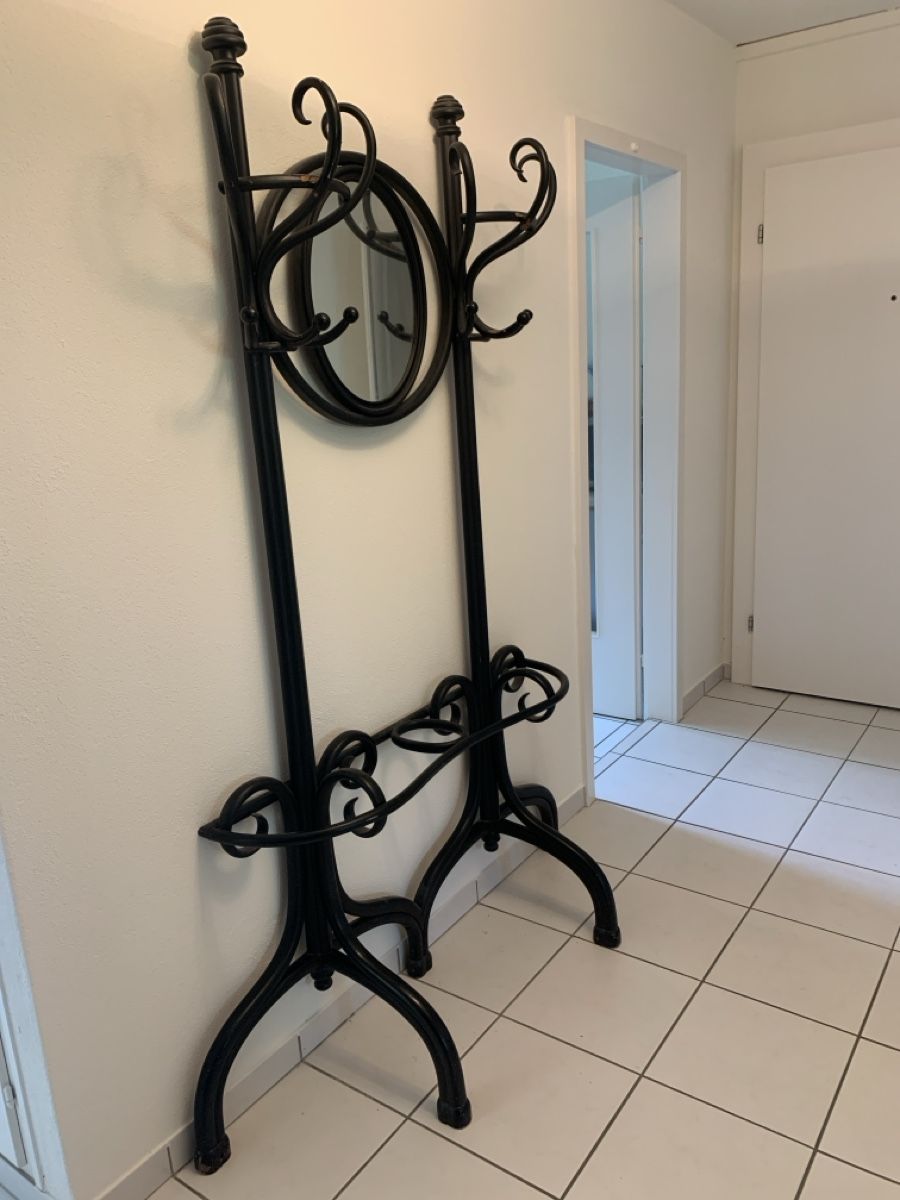 Thonet Guardaroba: Garderobe antike – Usato da Ebmatingen venduto da atelierpaddy 1
