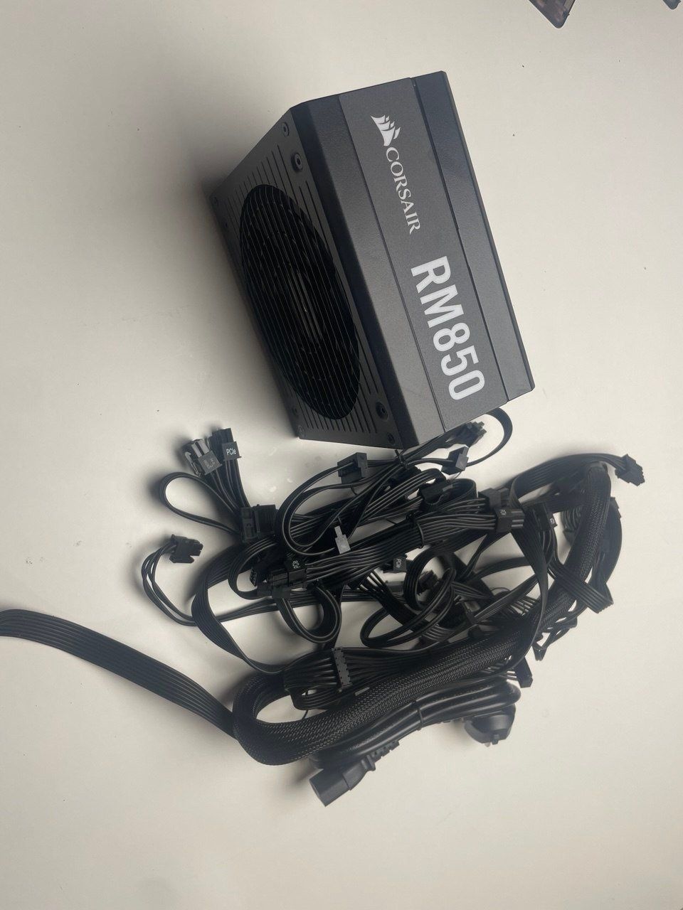 Composants électroniques: Corsaire RM850 – D'occasion à Estavayer-le-Gibloux par Petitpierretheo