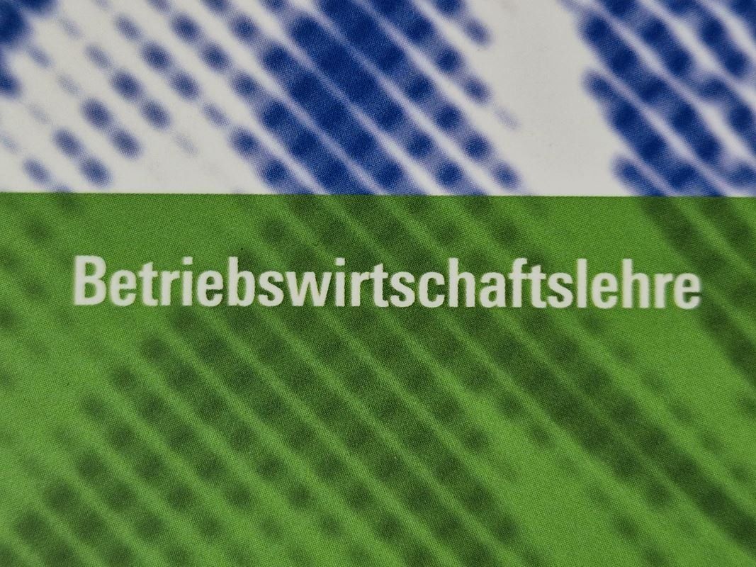 Livres: Kursprogramm Projektmanagement 2/2 Bücher – D'occasion à Muhen par Restwert_Muhen 2