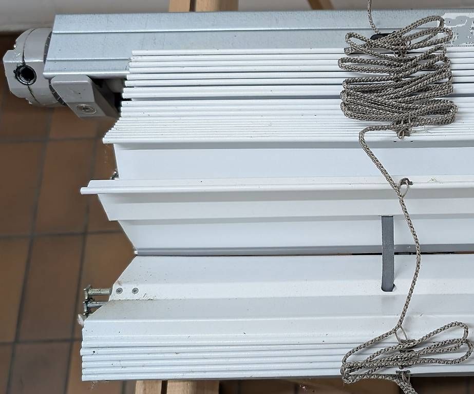 Tende da sole: Verbundraffstoren, Lamellenstoren – Usato da Köniz venduto da huj-00 1