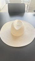 Sonnenhut weiss mit Zierband von Lorena Antoniazzi neuwertig