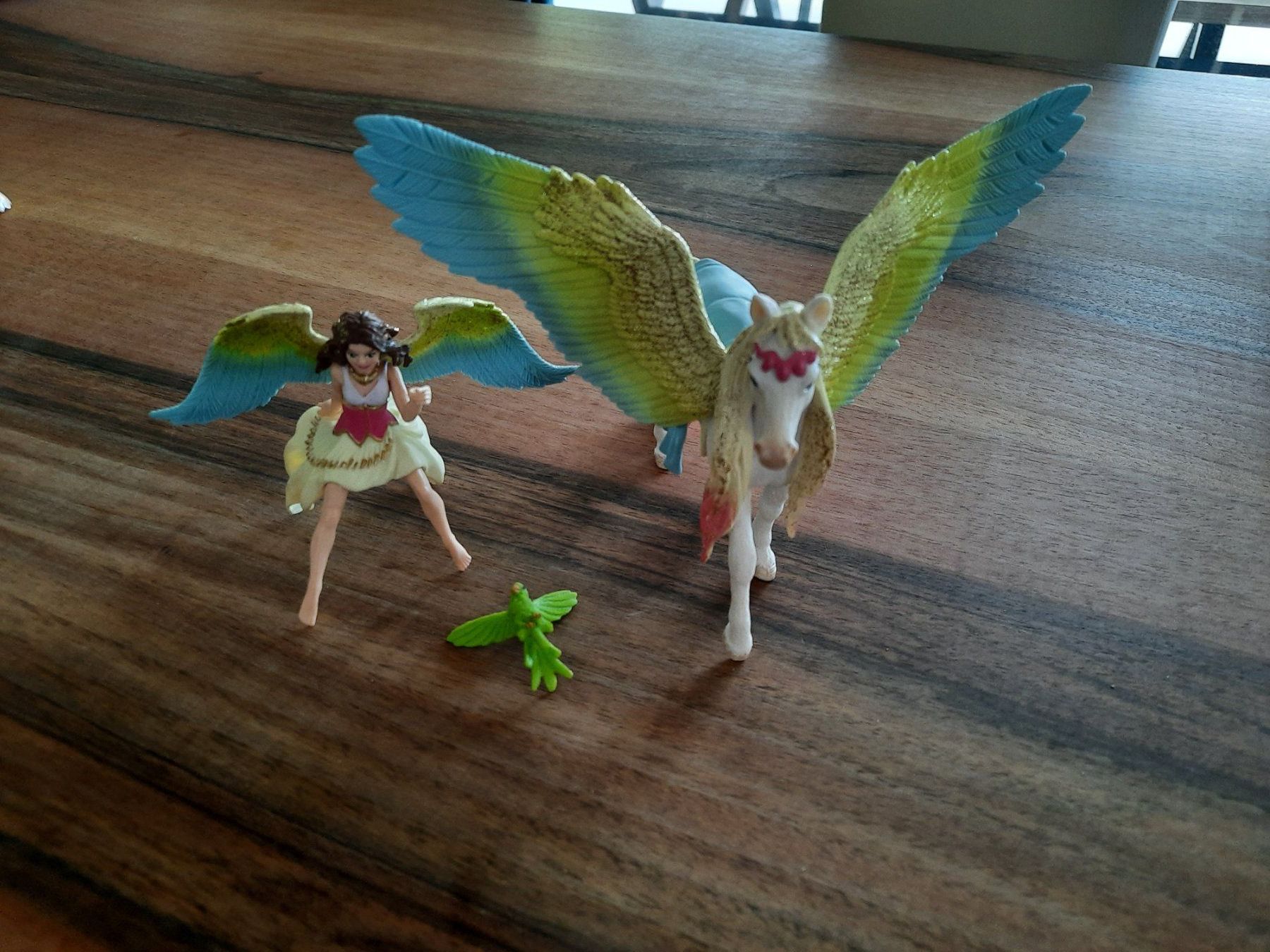 Schleich Figuren: Schleich - Bayala - Surah mit Glitzer Pegasus – Gebraucht aus Altnau von willpower71 1