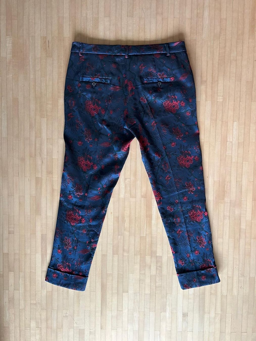 Pantaloni: Seductive Stoffhose Gr. 42 dunkelblau mit Rosen – Usato da Wädenswil venduto da coconut1289 4