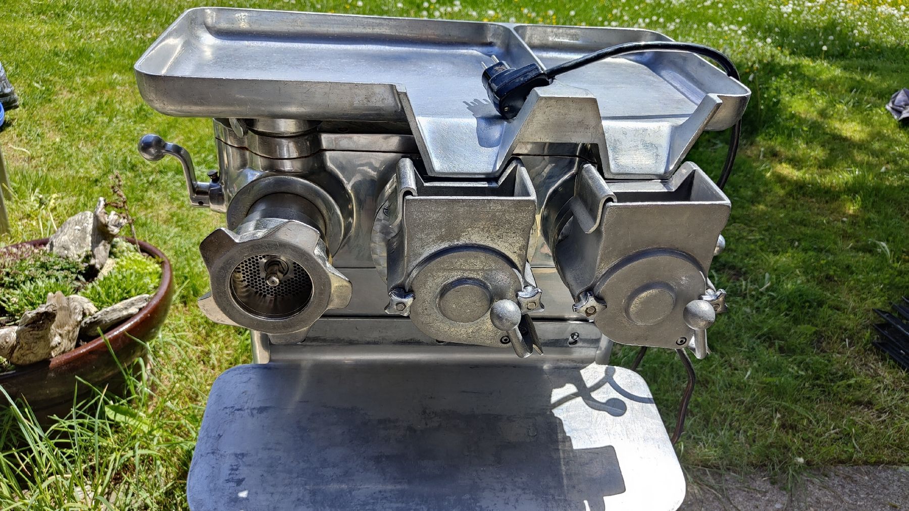 Tutte le macchine: Fleischwolf Drilling Brunner  – Usato da Aeschiried venduto da Beo02 1