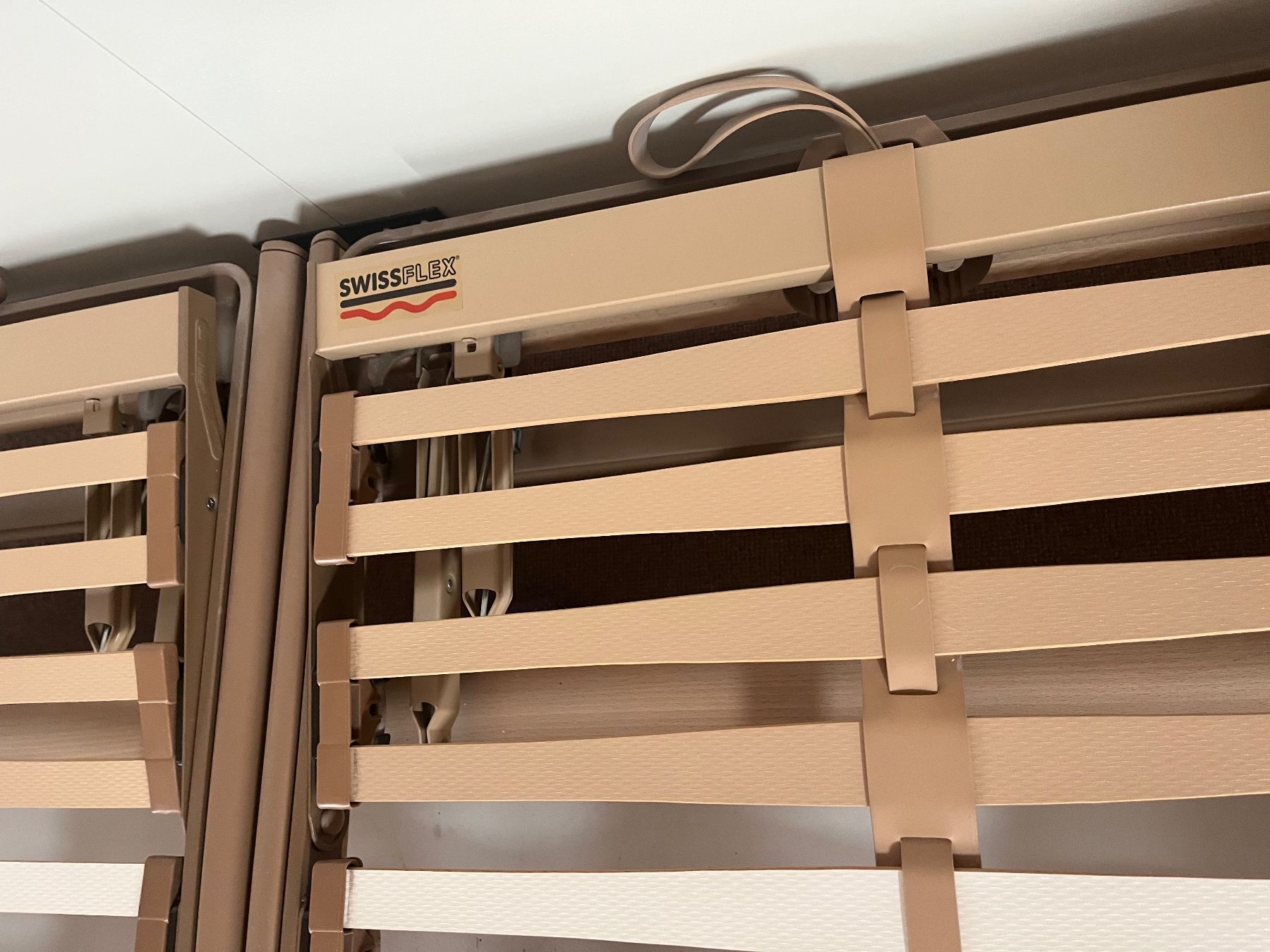 Swissflex Letti: Doppelbett mit Schublade und Swissflex Bettrost – Usato da Unterägeri venduto da Livel0 2