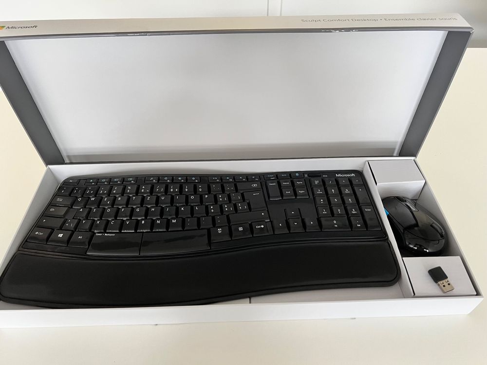 Tastiera E Mouse Wireless Microsoft Sculpt Comfort Desktop – Layout Italiano, Ergonomico, Con Tasti Rapidità Per Windows (Nero)