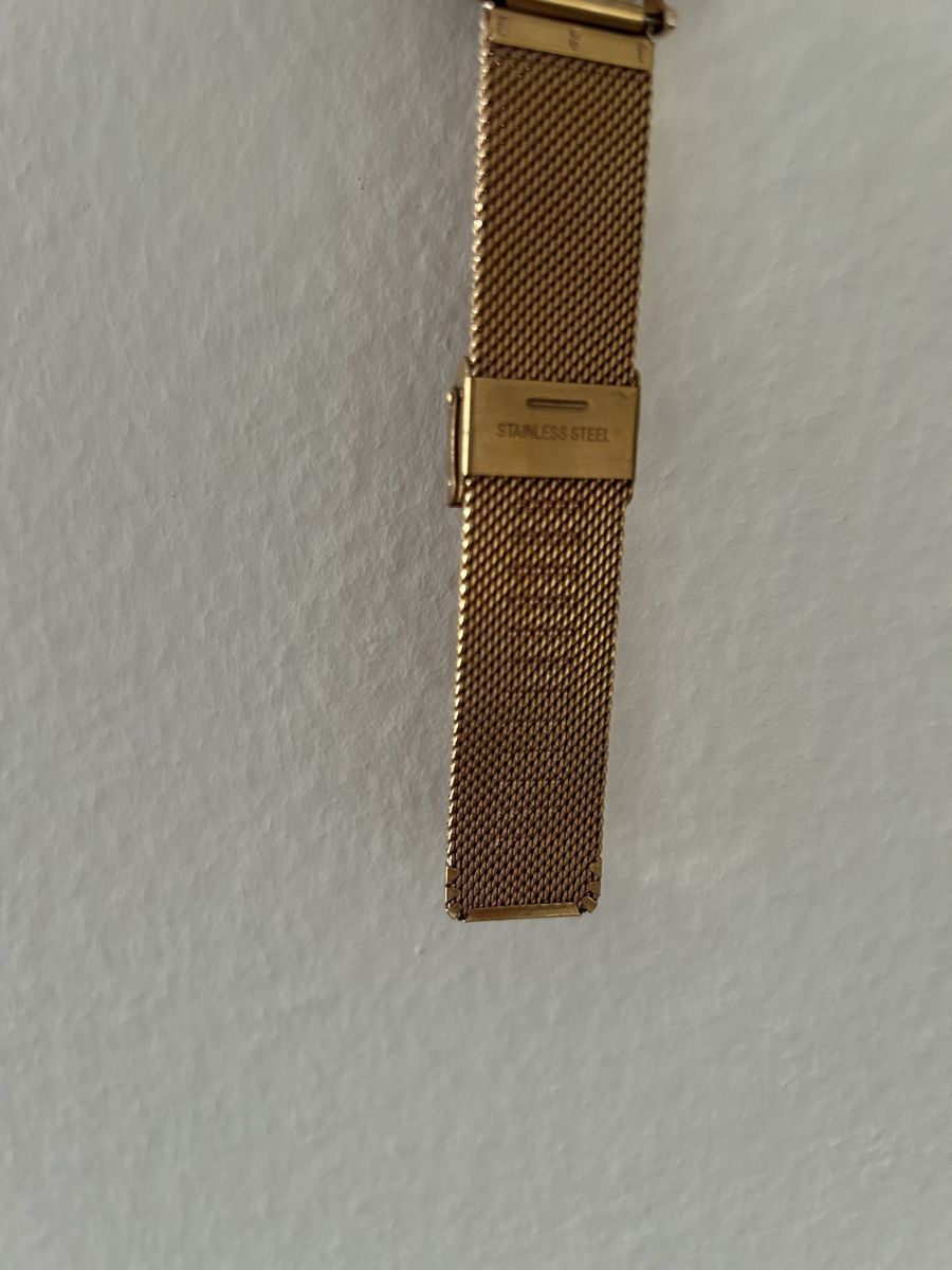 Daniel Wellington Uhren: Daniel Wellington Uhr Gold – Gebraucht aus Uzwil von gab_2kx8 2