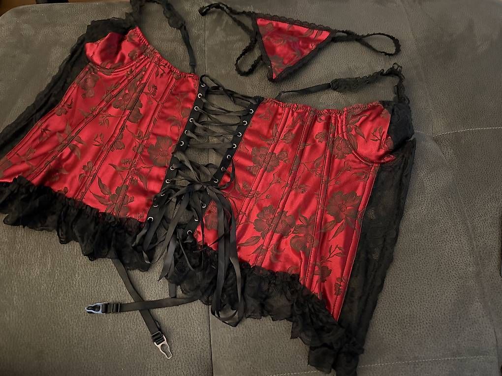 Altra biancheria intima: Wunderschönes Dessous-Set (einmaliger Gebrauch) – Usato da Lyss venduto da chr_p9zd 3