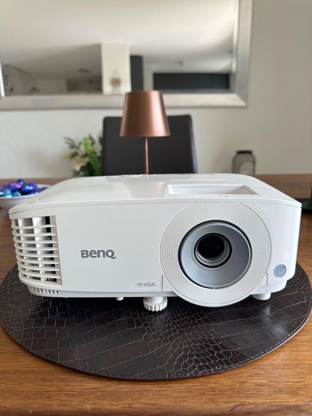 BenQ Videoprojektoren: BenQ MW550 WXGA Beamer - Projektor – Gebraucht aus Muri AG von Mn