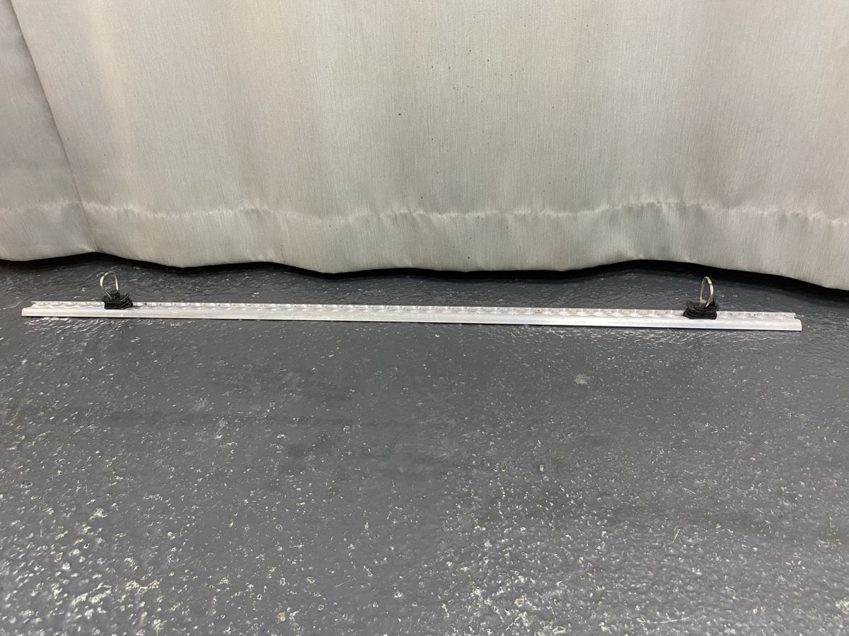 Supporti a parete: Airlineschiene mit 2 Halter 120cm – Usato da Hägglingen venduto da Karin0802 6