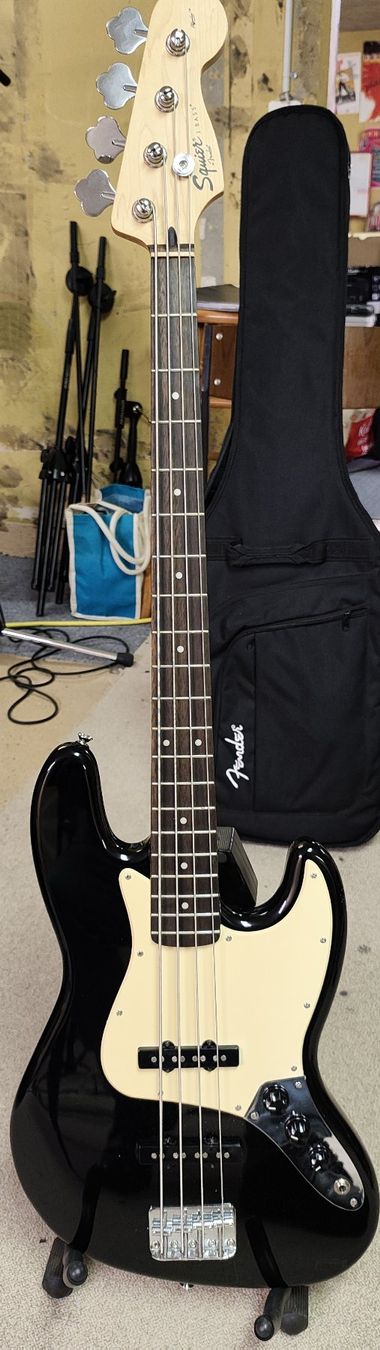 Squier Strumenti musicali: Squier Jazz Bass – Usato da Les Avanchets venduto da Jackjack 6