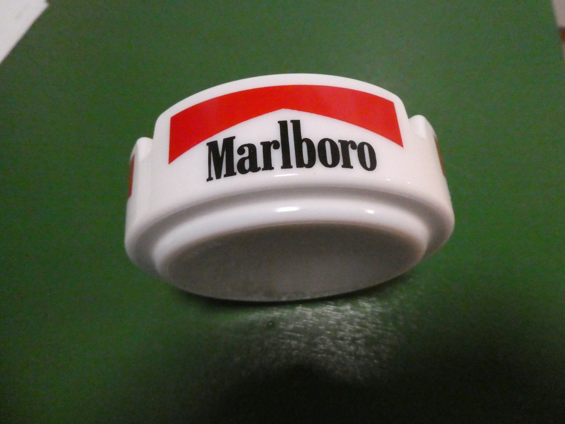 Marlboro Portacenere: Aschenbecher Marlboro – Usato da Tann venduto da Charly65 1