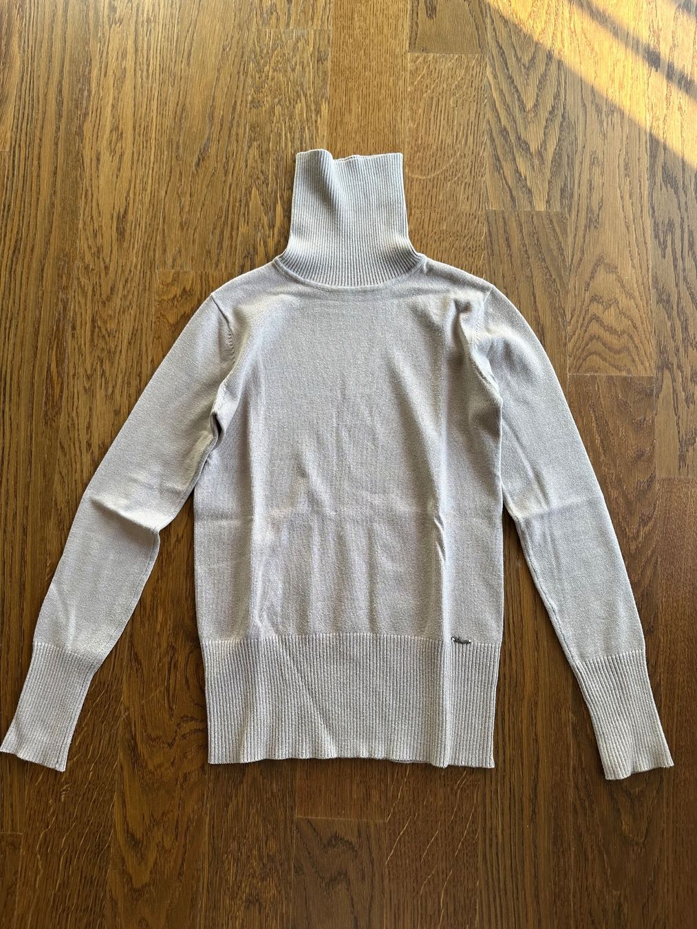 Pulls & Sweat-shirts: Rollkragenpullover beige Gr XS – D'occasion à Zürich par anyka 1