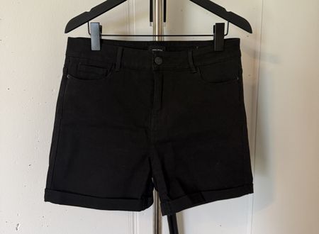 Short noir Vero Moda taille L parfait été