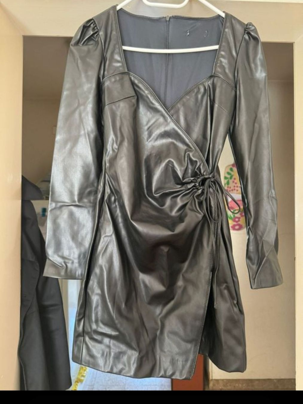 Vestiti: Robe grise avec manches longues et taille S neuve – Nuovo (secondo la descrizione) da Monthey venduto da Chez-Dani-81