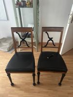 2 antike Stühle mit Beschädigung zu verkaufen, Vintage Look!