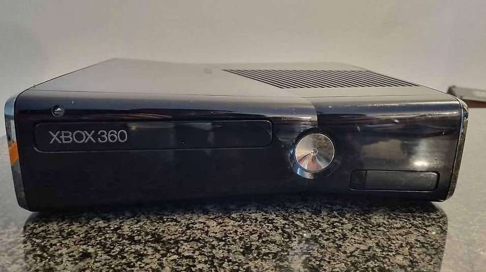 Console: Xbox 360 – Usato da Unterkulm venduto da Petre.