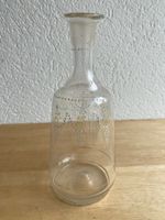 Altes Glas / Karaffe mit Malerei