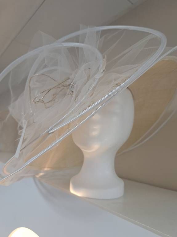 Copricapi, berretti & cappellini: Hut Hochzeit  – Nuovo e nell'imballaggio originale da Luzern venduto da Neela288 1