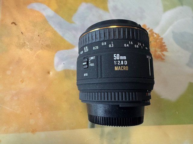 Sigma Obiettivi: Objectif Sigma 50mm f/2.8 Macro pour Nikon – Usato da Kehrsatz venduto da cashswiss2