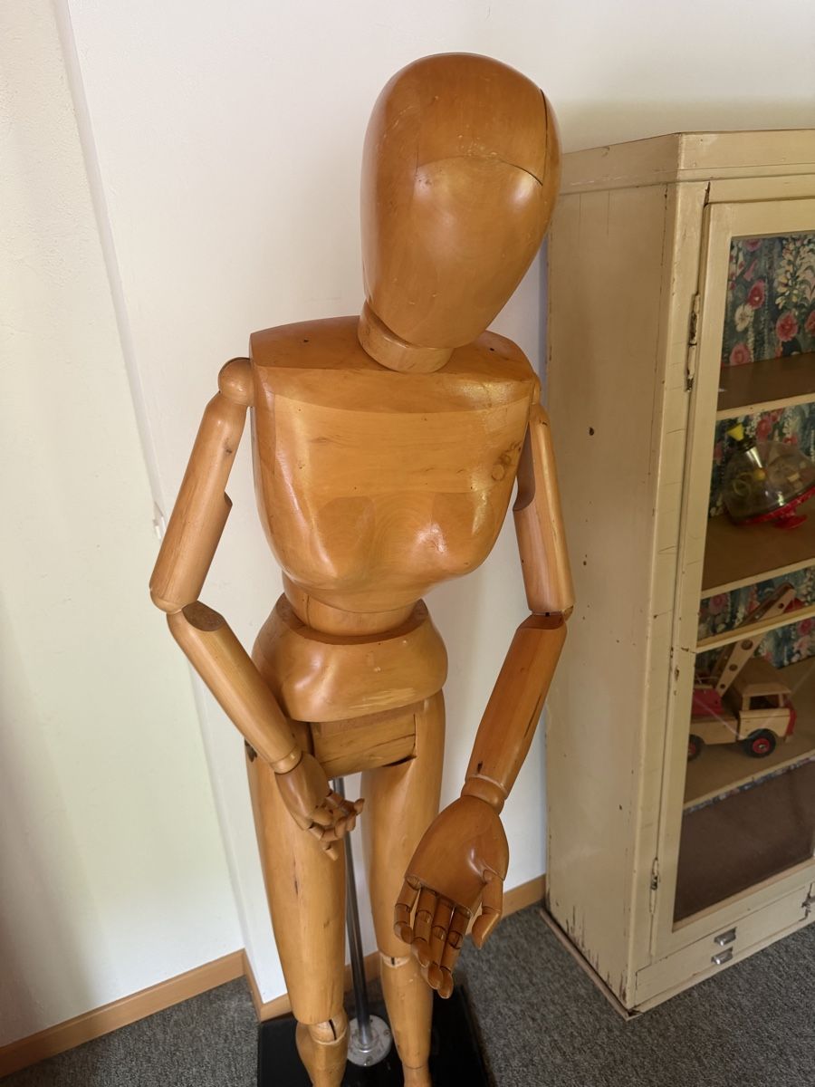 Sonstige Dekorationen & Accessoires: Holzschaufensterpuppe – Gebraucht aus Nesslau von kult24 1