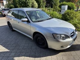 Subaru Legacy Kombi silber 2.0R AWD