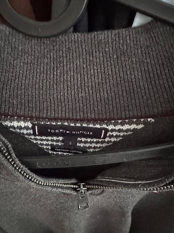 Maglioni & Felpe: Tommy Hilfiger Zip – Usato da St. Gallen venduto da rechsteinersell 1