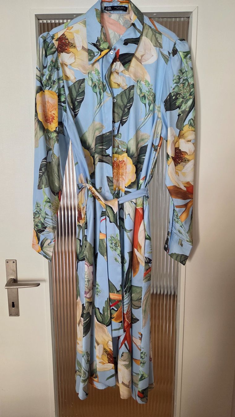 Vestiti: Zara - Blusenkleid mit Blumenmuster – Usato da Zürich venduto da Nala2811 2