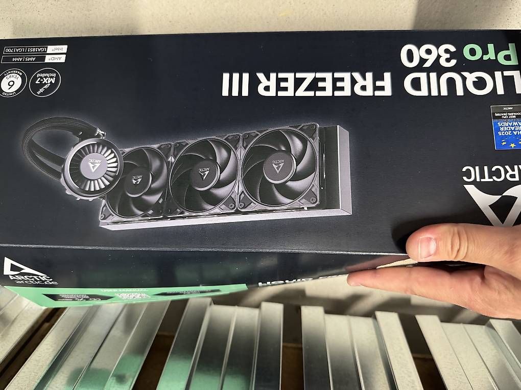 Componenti elettronici: ARCTIC Liquid Freezer 3 – Usato da Niederhasli venduto da flo_f272 1